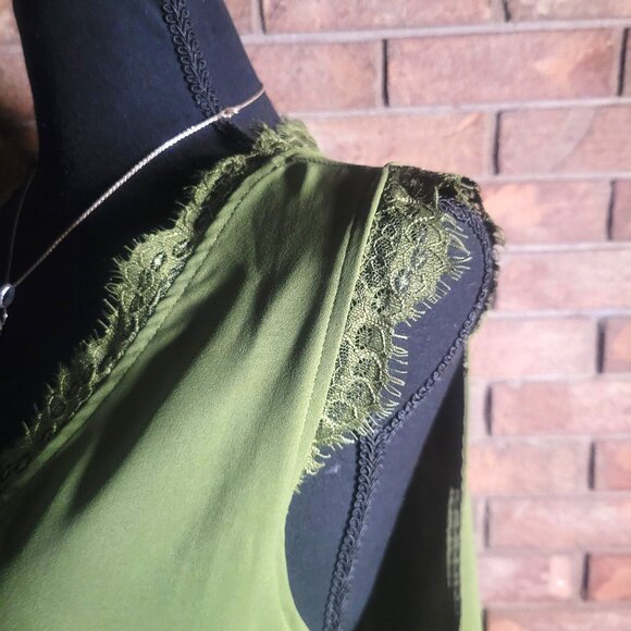 Women's Green Loose Neck Lace Trim Sleeveless Blouse - Size M/L - Picture 4 of 9